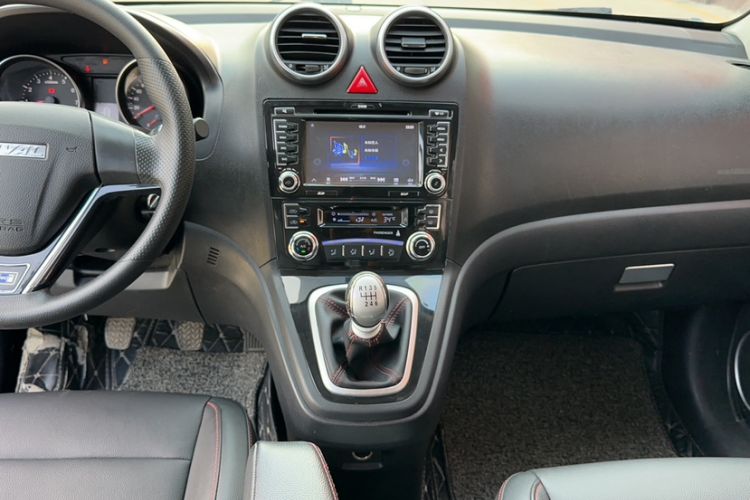 Used Haval H6 2016 Upgraded Model 1.5T Manual Two-Wheel Drive Urban Version Gear Lever
