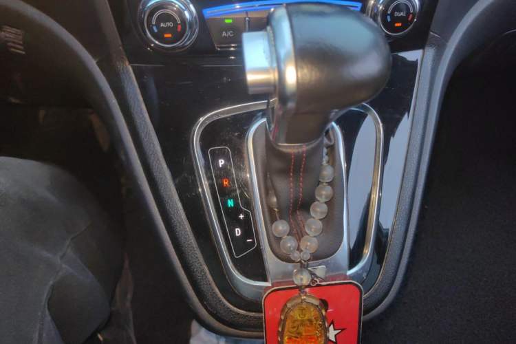 Used Haval H6 2016 Upgraded Model 1.5T Automatic Two-Wheel Drive Elite Version Gear Lever