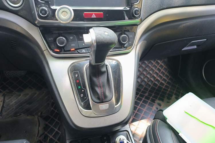 Used Haval H6 2016 Upgraded Model 1.5T Automatic Two-Wheel Drive Elite Version Gear Lever
