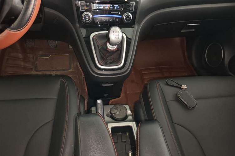Used Haval H6 2016 Upgraded Model 1.5T Manual Two-Wheel Drive Urban Version Gear Lever