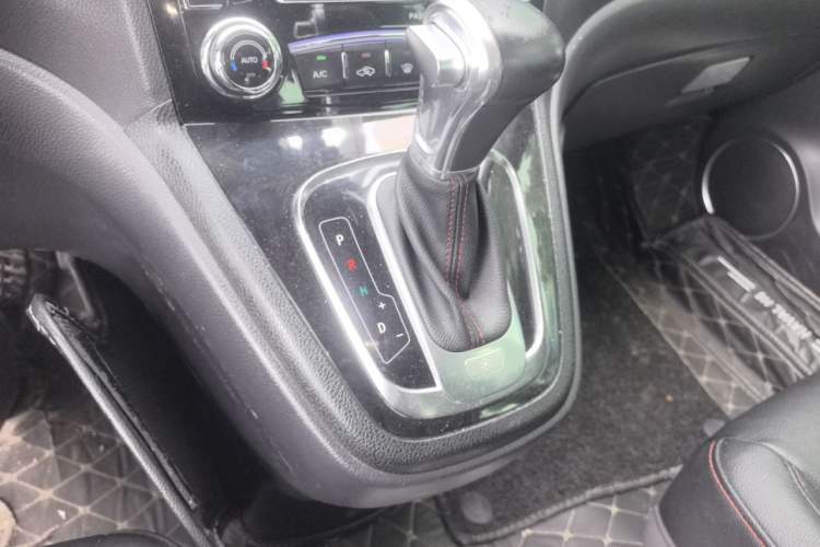 Used Haval H6 2016 Upgraded Model 1.5T Automatic Two-Wheel Drive Elite Version Gear Lever