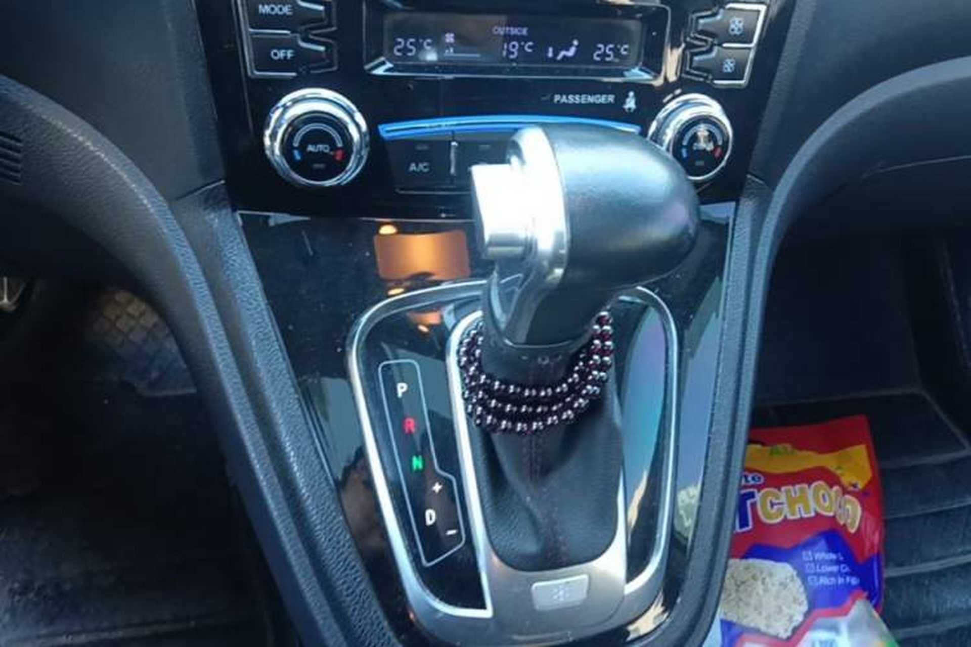 Used Haval H6 2016 Upgraded Model 1.5T Automatic Two-Wheel Drive Elite Version Gear Lever