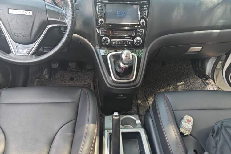 Used Haval H6 2016 Upgraded Model 1.5T Manual Two-Wheel Drive Urban Version Gear Lever