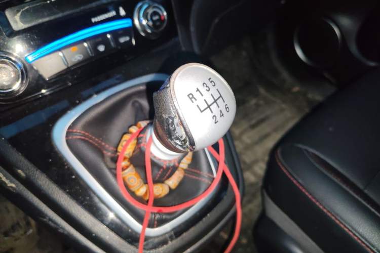 Used Haval H6 2016 Upgraded Model 1.5T Manual Two-Wheel Drive Elite Version Gear Lever