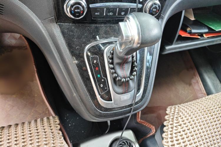 Used Haval H6 2016 Upgraded Model 1.5T Automatic Two-Wheel Drive Elite Version Gear Lever