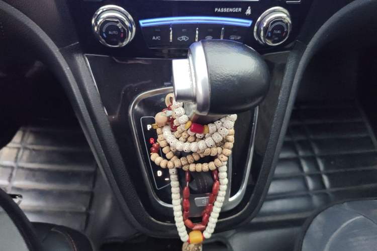 Used Haval H6 2016 Upgraded Model 1.5T Automatic Two-Wheel Drive Elite Version Gear Lever