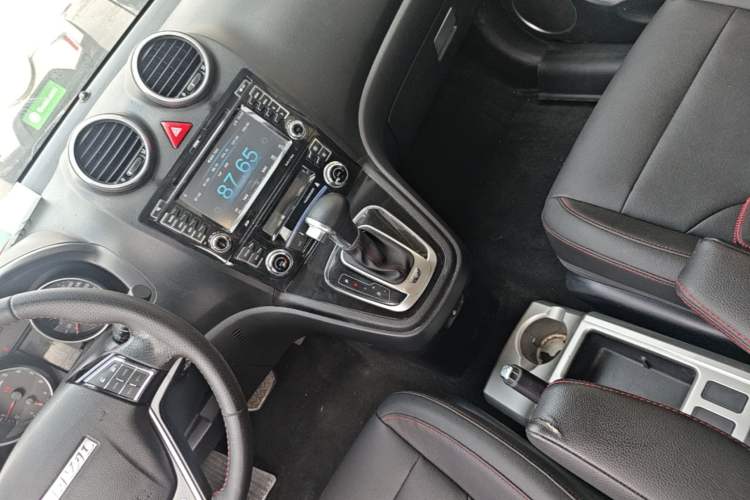 Used Haval H6 2016 Upgraded Model 1.5T Automatic Two-Wheel Drive Elite Version Gear Lever