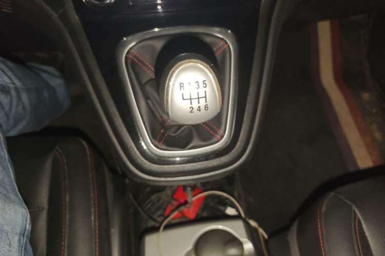 Used Haval H6 2016 Upgraded Model 1.5T Manual Two-Wheel Drive Elite Version Gear Lever
