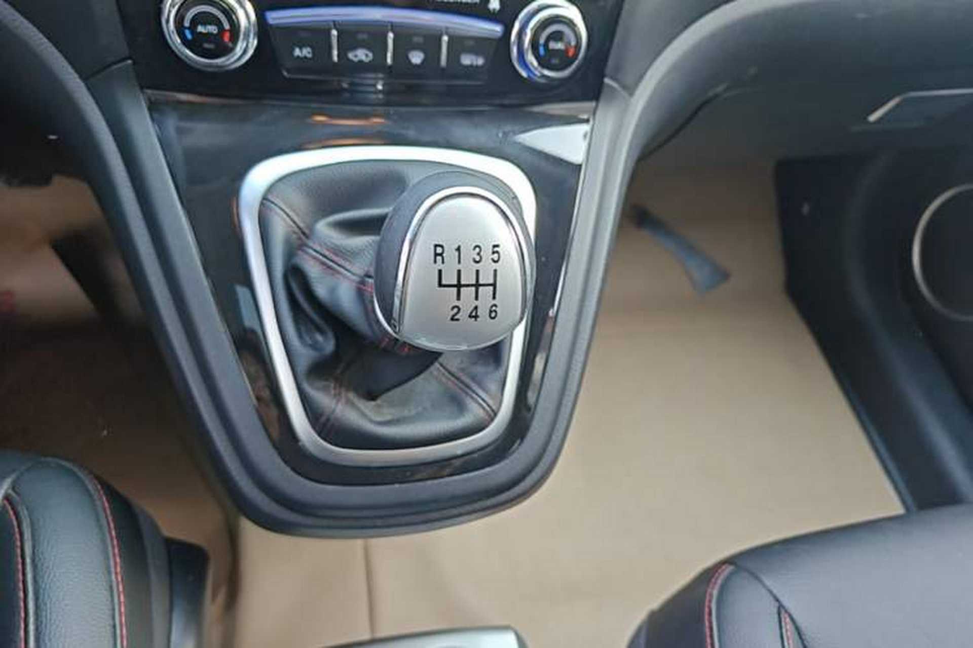 Used Haval H6 2016 Upgraded Model 1.5T Manual Two-Wheel Drive Elite Version Gear Lever