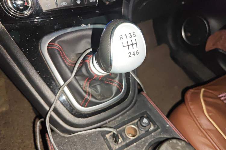 Used Haval H6 2016 Upgraded Model 1.5T Manual Two-Wheel Drive Elite Version Gear Lever