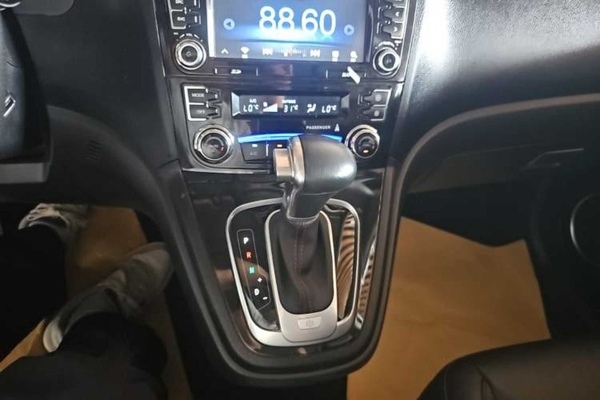 Used Haval H6 2016 Upgraded Model 1.5T Automatic Two-Wheel Drive Elite Version Gear Lever