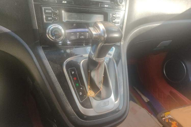 Used Haval H6 2016 Upgraded Model 1.5T Automatic Two-Wheel Drive Elite Version Gear Lever