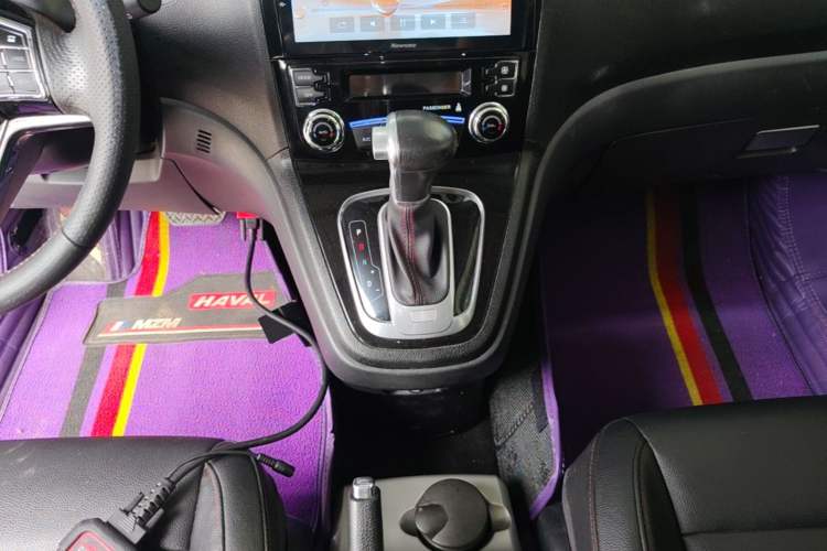 Used Haval H6 2016 Upgraded Model 1.5T Automatic Two-Wheel Drive Elite Version Gear Lever