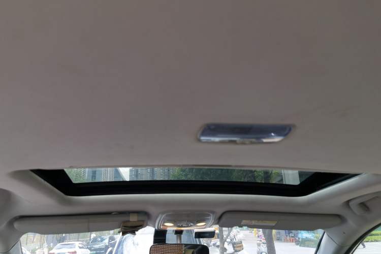 Used Haval H6 2016 Upgraded Model 1.5T Automatic Two-Wheel Drive Elite Version Headliner