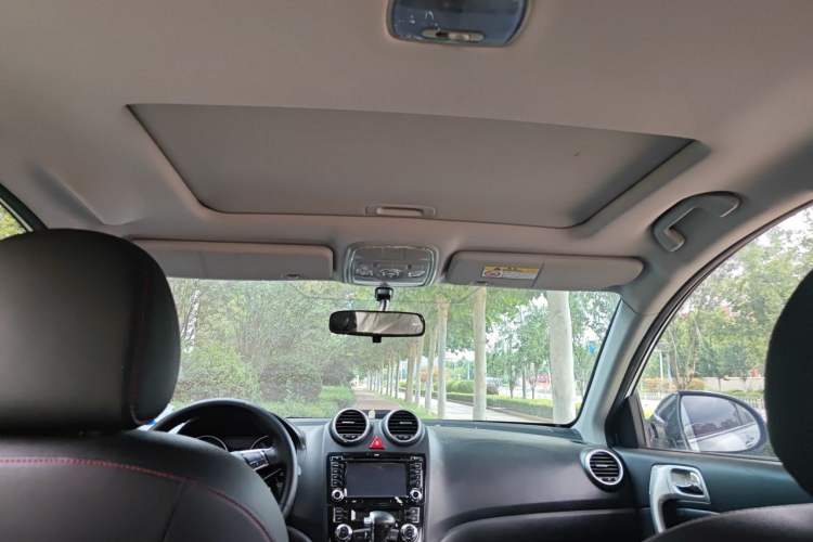 Used Haval H6 2016 Upgraded Model 1.5T Automatic Two-Wheel Drive Elite Version Headliner