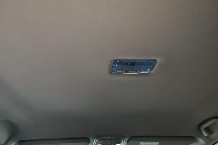 Used Haval H6 2016 Upgraded Model 1.5T Manual Two-Wheel Drive Urban Version Headliner