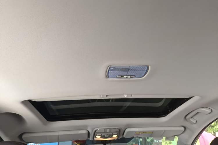 Used Haval H6 2016 Upgraded Model 1.5T Automatic Two-Wheel Drive Elite Version Headliner