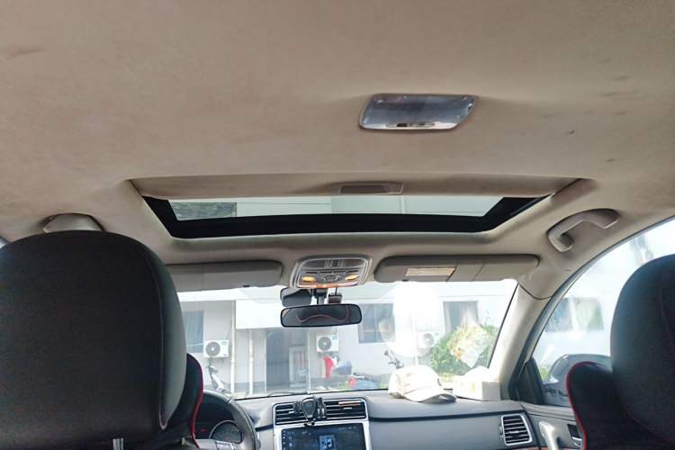 Used Haval H6 2016 Upgraded Model 1.5T Manual Two-Wheel Drive Prestige Version Headliner