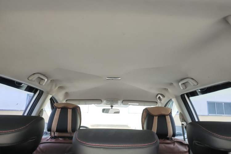 Used Haval H6 2016 Upgraded Model 1.5T Manual Two-Wheel Drive Urban Version Headliner