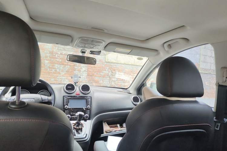 Used Haval H6 2016 Upgraded Model 1.5T Automatic Two-Wheel Drive Elite Version Headliner