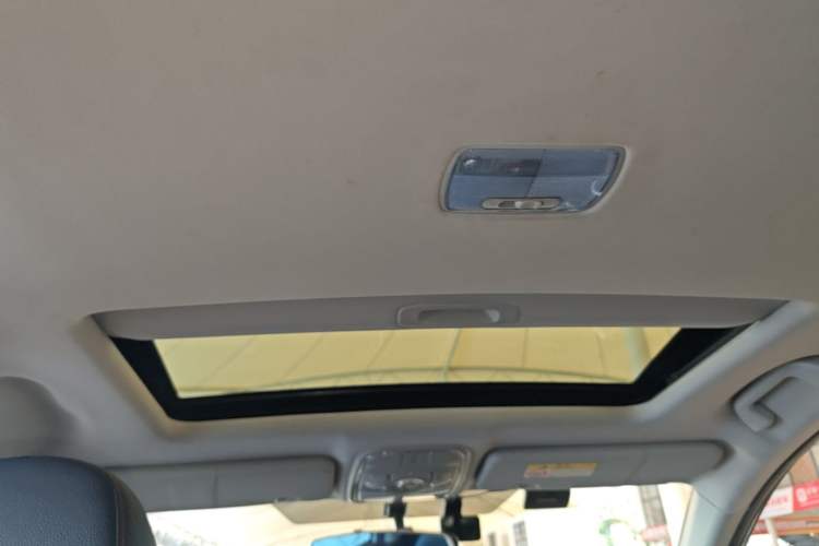 Used Haval H6 2016 Upgraded Model 1.5T Manual Two-Wheel Drive Elite Version Headliner