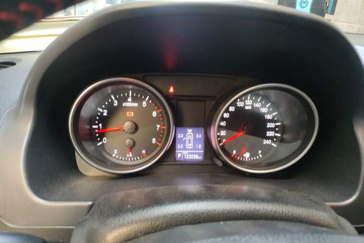 Used Haval H6 2016 Upgraded Model 1.5T Automatic Two-Wheel Drive Elite Version Instrument Cluster