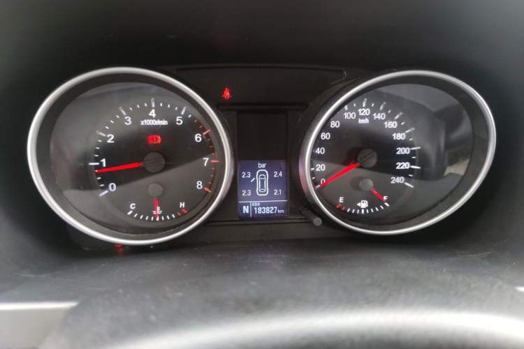 Used Haval H6 2016 Upgraded Model 1.5T Automatic Two-Wheel Drive Elite Version Instrument Cluster