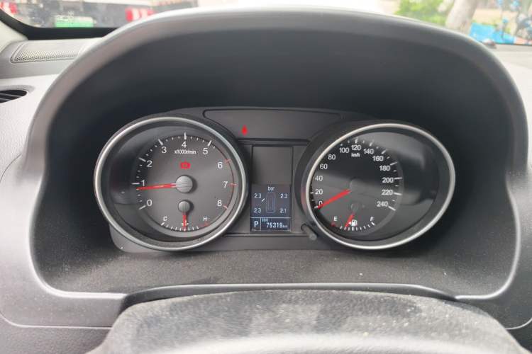 Used Haval H6 2016 Upgraded Model 1.5T Automatic Two-Wheel Drive Elite Version Instrument Cluster