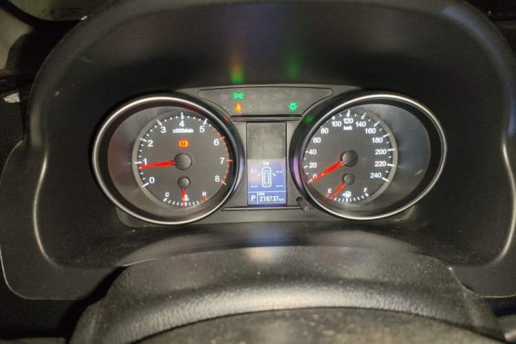 Used Haval H6 2016 Upgraded Model 1.5T Automatic Two-Wheel Drive Elite Version Instrument Cluster