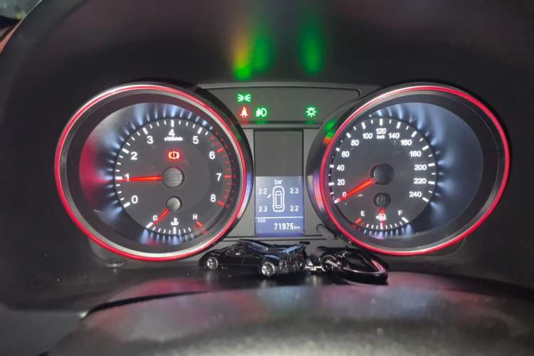 Used Haval H6 2016 Upgraded Model 1.5T Manual Two-Wheel Drive Prestige Version Instrument Cluster