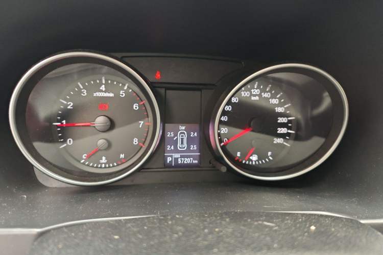 Used Haval H6 2016 Upgraded Model 1.5T Automatic Two-Wheel Drive Elite Version Instrument Cluster