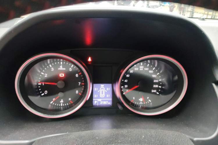 Used Haval H6 2016 Upgraded Model 1.5T Automatic Two-Wheel Drive Elite Version Instrument Cluster