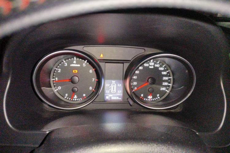 Used Haval H6 2016 Upgraded Model 1.5T Automatic Two-Wheel Drive Elite Version Instrument Cluster