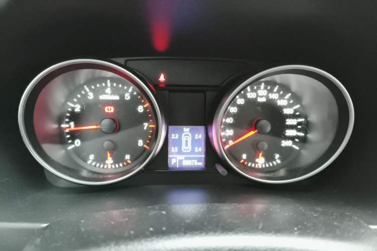 Used Haval H6 2016 Upgraded Model 1.5T Automatic Two-Wheel Drive Elite Version Instrument Cluster
