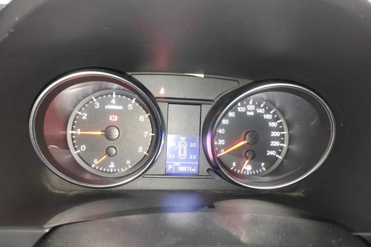 Used Haval H6 2016 Upgraded Model 1.5T Automatic Two-Wheel Drive Elite Version Instrument Cluster