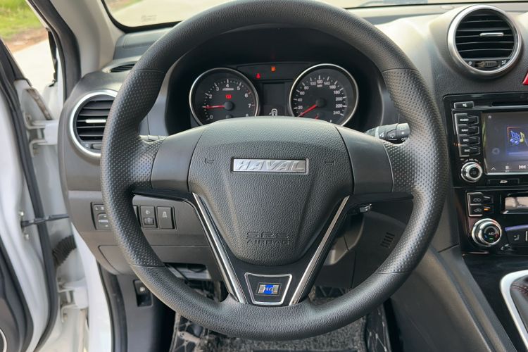 Used Haval H6 2016 Upgraded Model 1.5T Manual Two-Wheel Drive Urban Version Interior 1