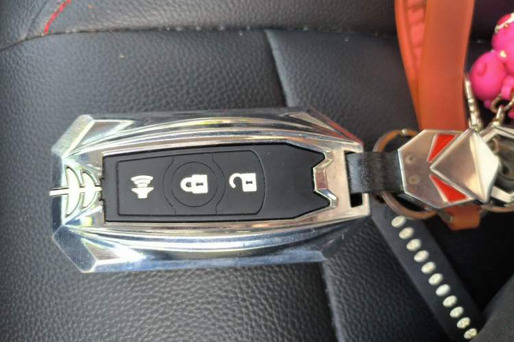 Used Haval H6 2016 Upgraded Model 1.5T Manual Two-Wheel Drive Urban Version Interior 1