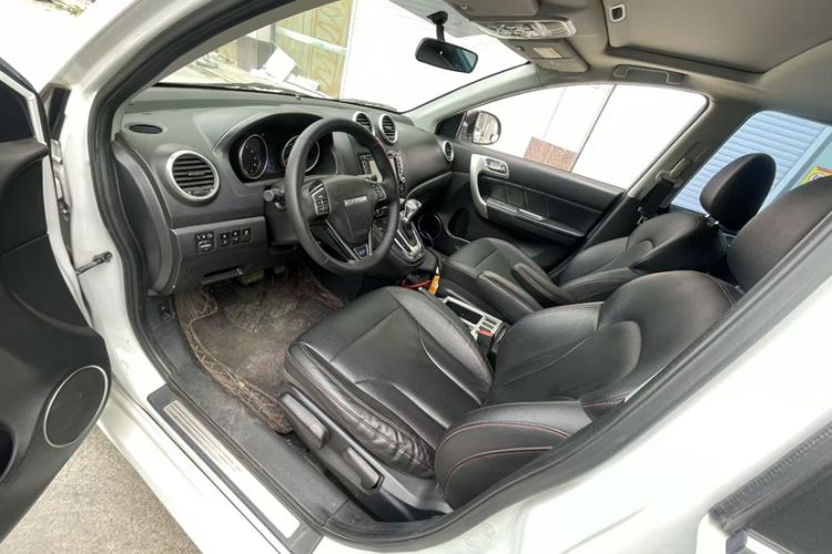 Used Haval H6 2016 Upgraded Model 1.5T Automatic Two-Wheel Drive Elite Version Interior 2