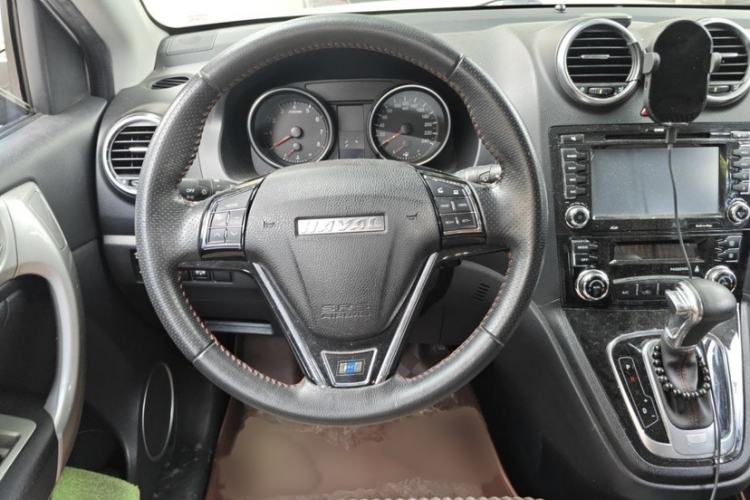 Used Haval H6 2016 Upgraded Model 1.5T Automatic Two-Wheel Drive Elite Version Interior 2