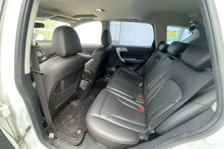 Used Haval H6 2016 Upgraded Model 1.5T Automatic Two-Wheel Drive Elite Version Interior 3