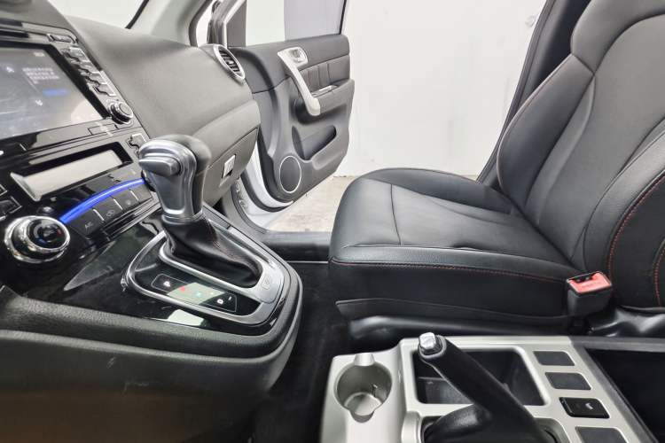 Used Haval H6 2016 Upgraded Model 1.5T Automatic Two-Wheel Drive Elite Version Interior 8