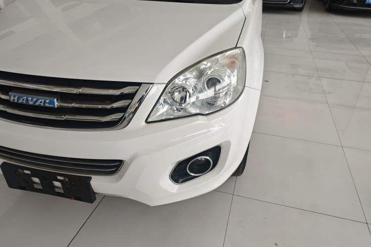 Used Haval H6 2016 Upgraded Model 1.5T Manual Two-Wheel Drive Elite Version Left Front Headlight
