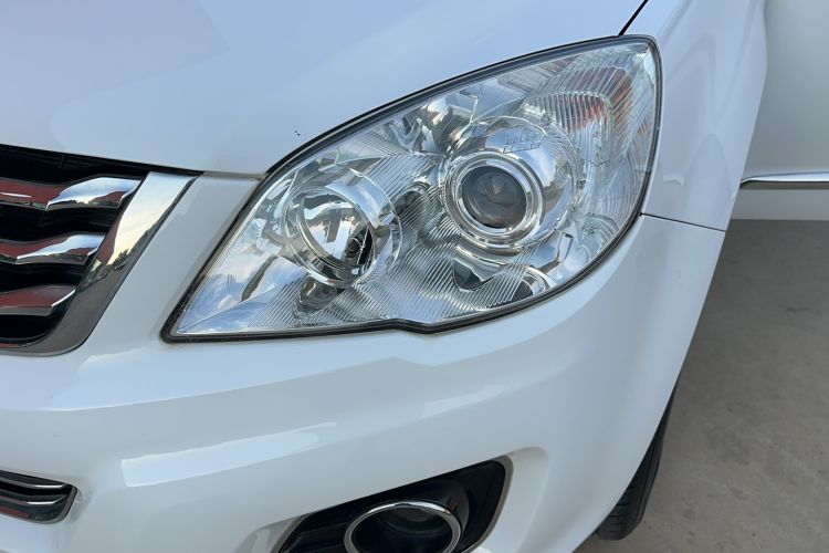 Used Haval H6 2016 Upgraded Model 1.5T Manual Two-Wheel Drive Urban Version Left Front Headlight