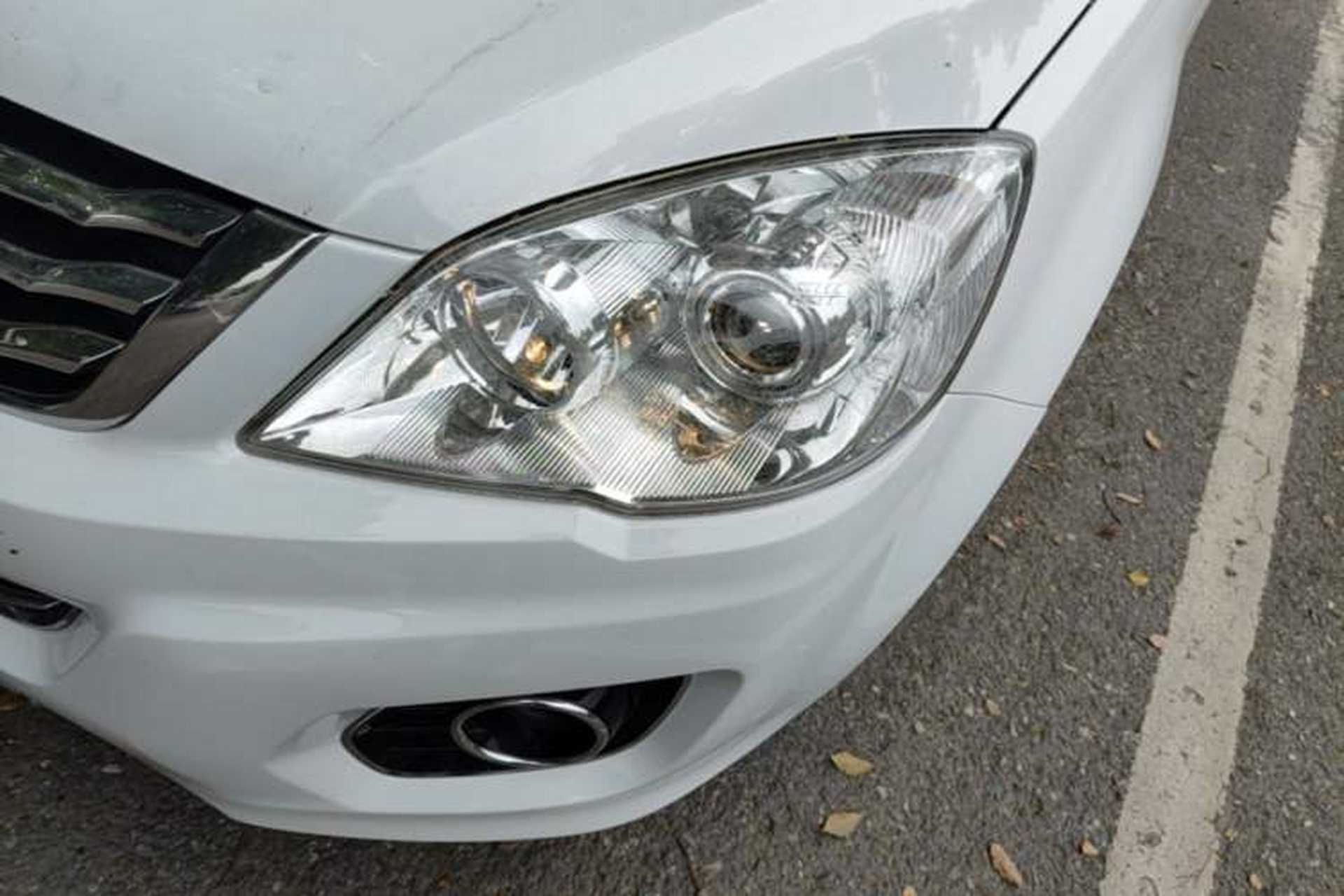 Used Haval H6 2016 Upgraded Model 1.5T Automatic Two-Wheel Drive Elite Version Left Front Headlight