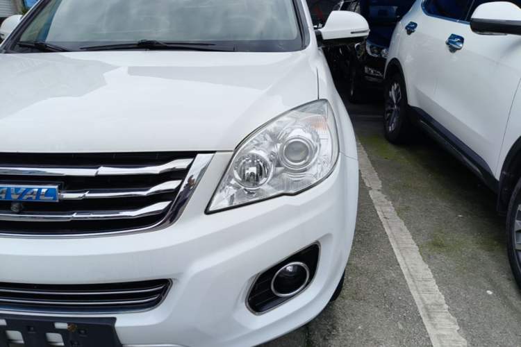 Used Haval H6 2016 Upgraded Model 1.5T Manual Two-Wheel Drive Elite Version Left Front Headlight