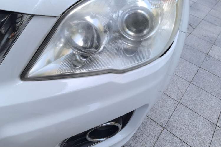 Used Haval H6 2016 Upgraded Model 1.5T Manual Two-Wheel Drive Elite Version Left Front Headlight