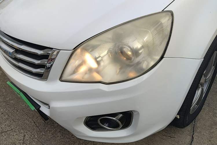 Used Haval H6 2016 Upgraded Model 1.5T Manual Two-Wheel Drive Elite Version Left Front Headlight