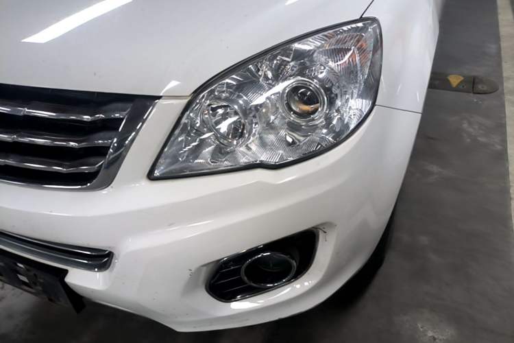 Used Haval H6 2016 Upgraded Model 1.5T Automatic Two-Wheel Drive Elite Version Left Front Headlight