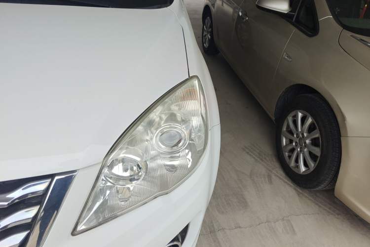 Used Haval H6 2016 Upgraded Model 1.5T Manual Two-Wheel Drive Urban Version Left Front Headlight
