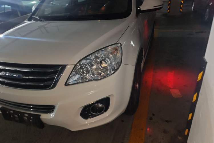 Used Haval H6 2016 Upgraded Model 1.5T Manual Two-Wheel Drive Elite Version Left Front Headlight